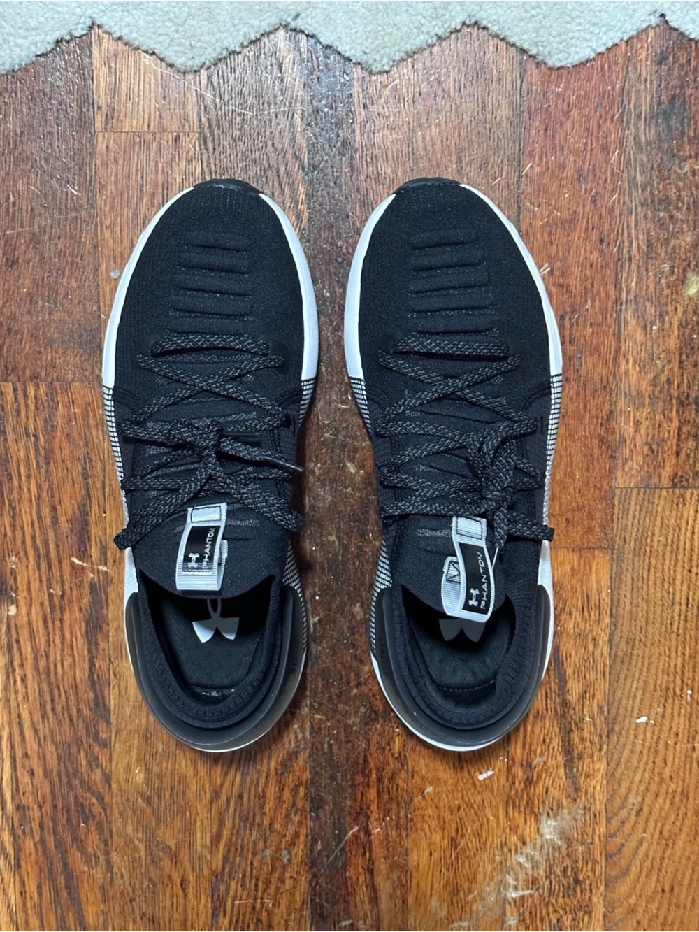 BARELY worn men's size 10 Under Armour HOVR